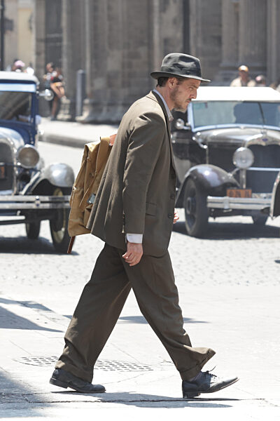 Pedro Pascal On The Filming Set Of The Film De Noche  In Mexico City