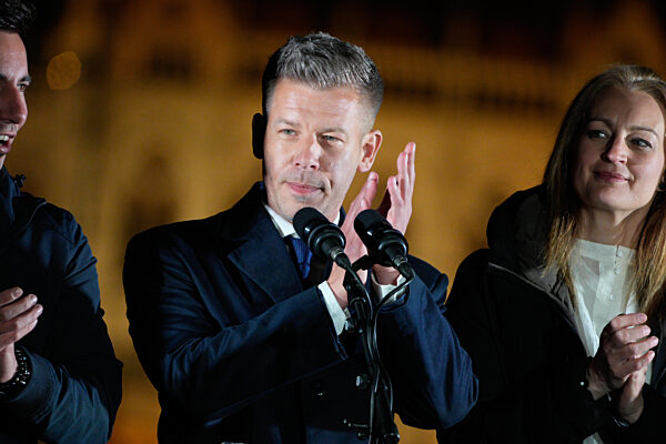 Closing Polls Show Win For Hungarian Opposition