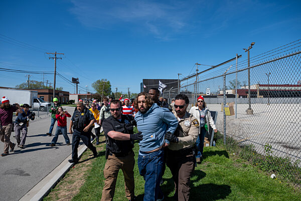 Where's Pritzker Protest Broadview