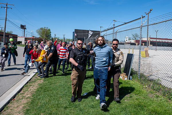 Where's Pritzker Protest Broadview