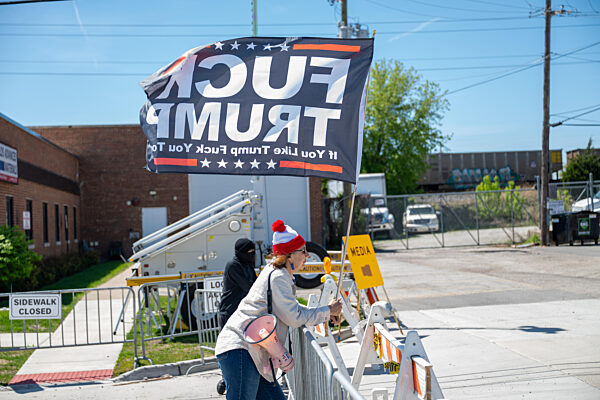 Where's Pritzker Protest Broadview