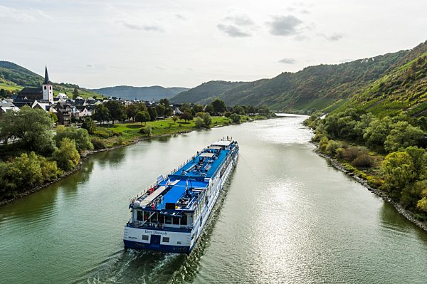 Cruise ship in on the Moselle river, Germany