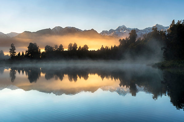 8196 Lake Matheson at sunrise, South Island, New Zealand,