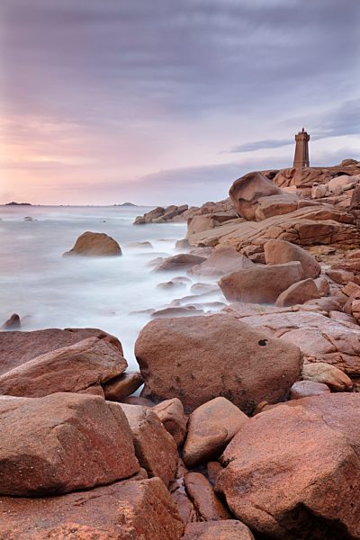 Lighthouse of Meen Ruz, Ploumanach, Cote de Granit Rose, Cotes d'Armor, Brittany, France, Europe