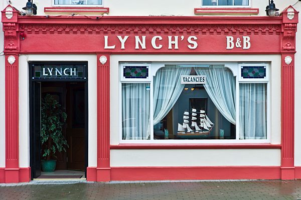 Lynch's Bed and Breakfast guesthouse in tourist resort town of Kilkee, County Clare, West of Ireland