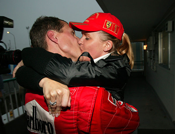 Formel 1: GP Japan 2003, Michael SCHUMACHER / GER ( Ferrari ) mit seiner Frau Corinna