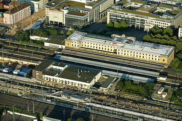 Hauptbahnhof der Deutschen Bahn im Ortsteil Zentrum in Magdeburg im Bundesland Sachsen-Anhalt, Deutschland