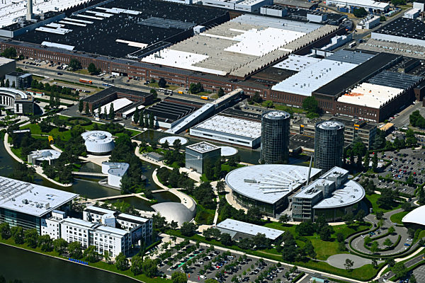 Autostadt GmbH am Werksgelände der Volkswagen AG in Wolfsburg im Bundesland Niedersachsen, Deutschland