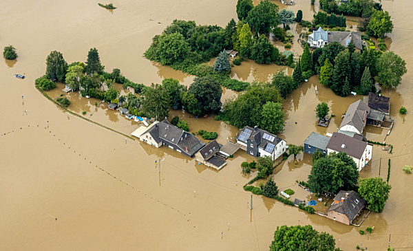 Hochwasserschäden der Flutkatastrophe entlang der Ruhr in Bochum im Bundesland Nordrhein-Westfalen, Deutschland