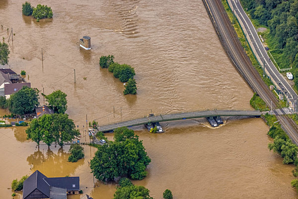 Hochwasserschäden der Flutkatastrophe entlang der Ruhr in Bochum im Bundesland Nordrhein-Westfalen, Deutschland