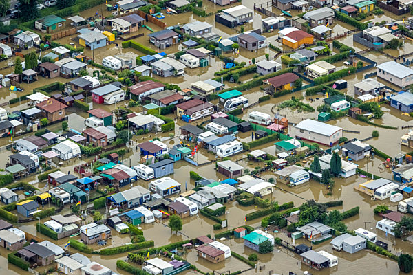 Hochwasserschäden der Flutkatastrophe auf dem Campingplatz in Hagen im Bundesland Nordrhein-Westfalen, Deutschland