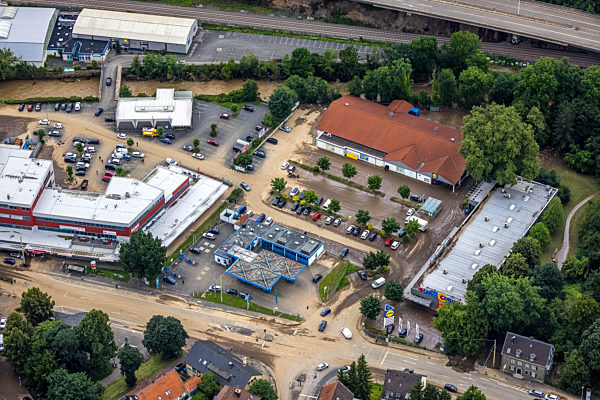 Hochwasserschäden der Flutkatastrophe am Verlauf von Ruhr und Volme in Hagen im Bundesland Nordrhein-Westfalen, Deutschland