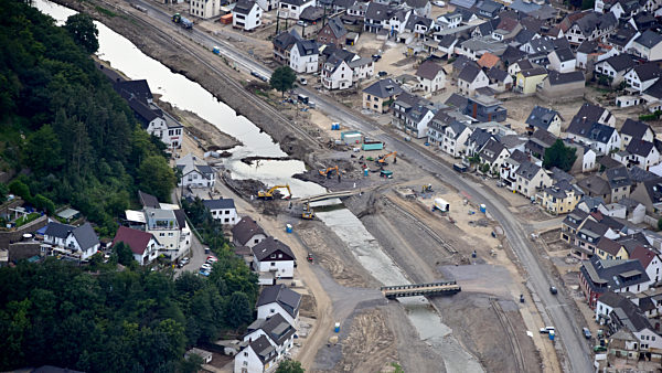 Dernau nach der Hochwasserkatastrophe im Ahrtal im Juli 2021 im Bundesland Rheinland-Pfalz, Deutschland