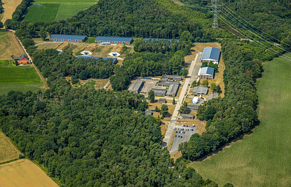 Ehemaliges Bunker- Gebäudekomplex und Munitionsdepot auf dem militärischen Übungsgelände "Bundeswehr Depot Töven" in Rees im Bundesland Nordrhein-Westfalen, Deutschland