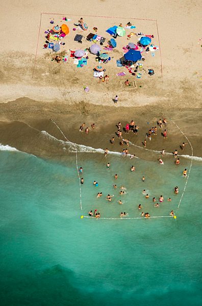 Abgesperrter Kinder- und Nichtschwimmerbereich am Badestrand in Frontignan in Frankreich