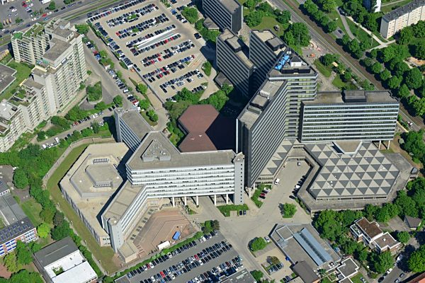 Hochhaus- Ensemble der Bundesagentur für Arbeit in Nürnberg im Bundesland Bayern