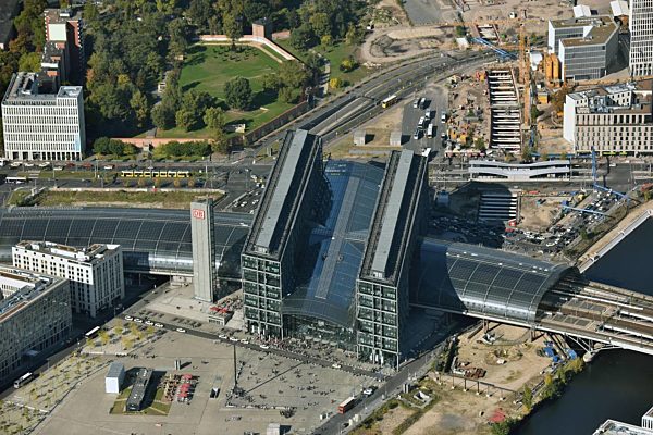 Hauptbahnhof der Deutschen Bahn in Berlin