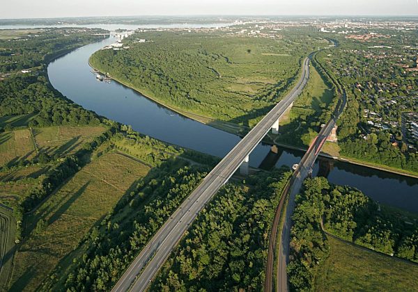 Kanalbrücken bei Levensau nordwestlich Kiel im Bundesland Schleswig-Holstein