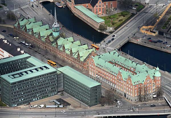 Fassade des Baudenkmales Borsen - Kopenhagener Fondbörse in Kopenhagen in Region Hovedstaden, Dänemark