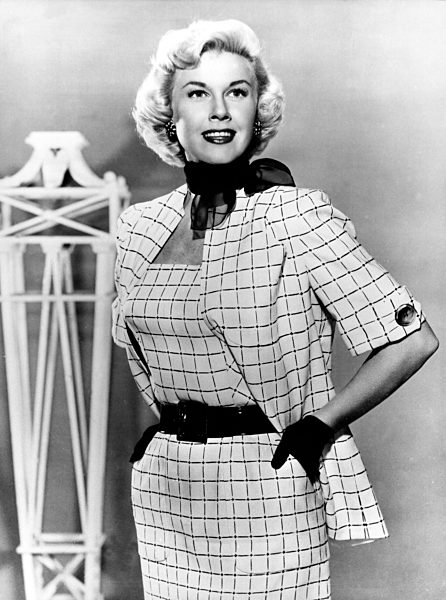 Doris DAY in kariertem Kostüm