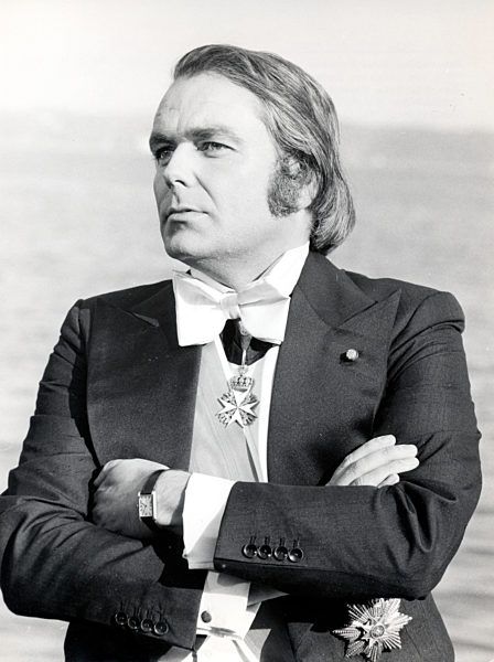 Konsul Hans Hermann WEYER , Portrait mit Orden