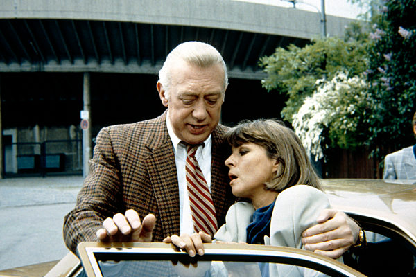 Horst TAPPERT und Cornelia FROBOESS in 'Derrick', 1988