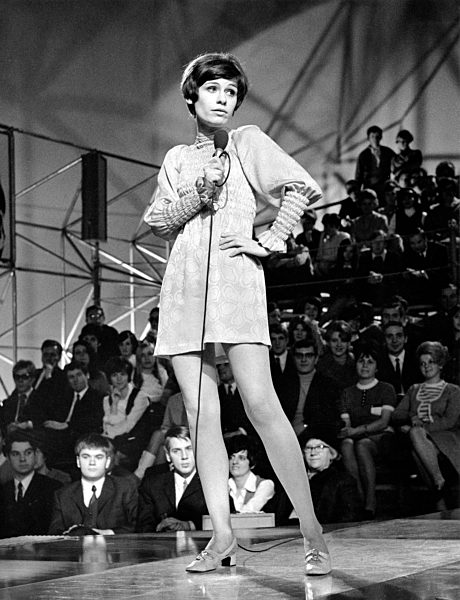 Mary ROOS, Fernsehauftritt