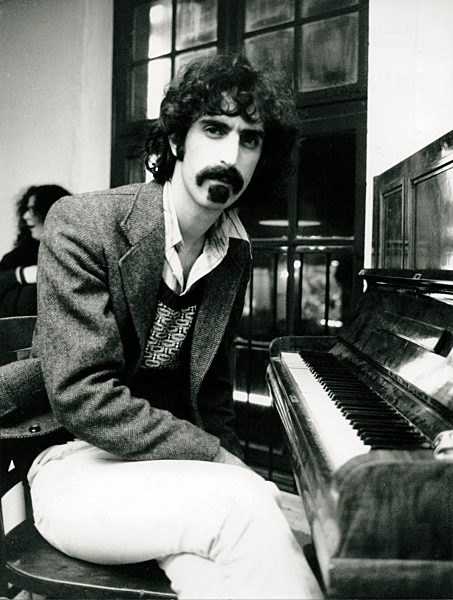 Frank ZAPPA , Portrait am Klavier