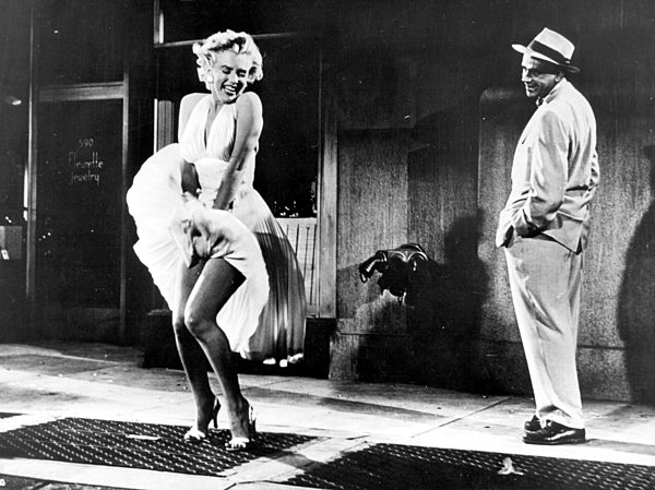 Marilyn MONROE und Tom EWELL im Film ' Das verflixte 7. Jahr '
