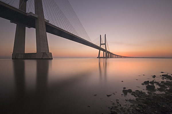 Vasco da Gama Brücke über den Fluß Tejo, Lissabon, Portugal, Europa