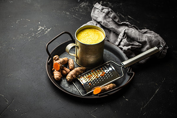 Healthy turmeric milk beverage