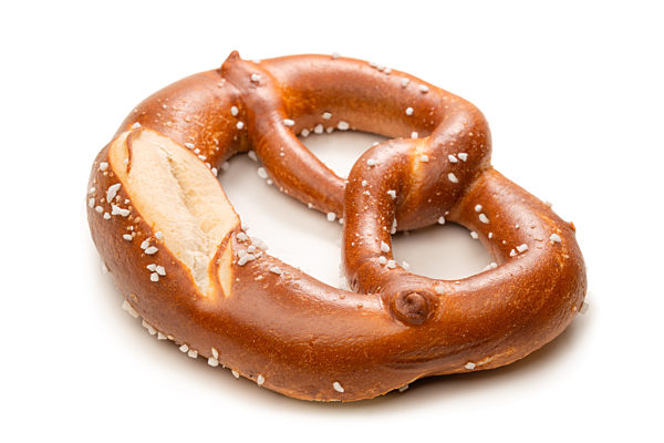 Knusprige Laugenbrezel freigestellt