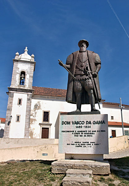 Vasco da Gama Statue und Kirche Sines, Alentejo - Portugal
