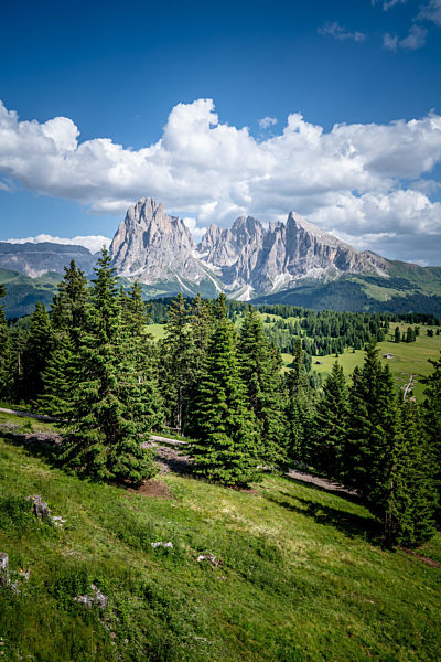 Famous mountain scenery in the italian dolomites