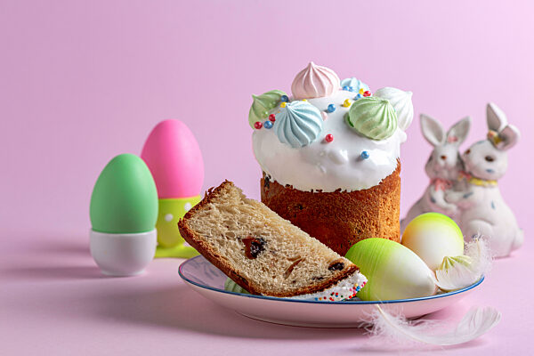 Easter cake and eggs.