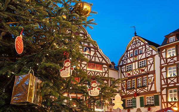 Christmas, Bernkastel-Kues, Rhineland-Palatinate, Germany