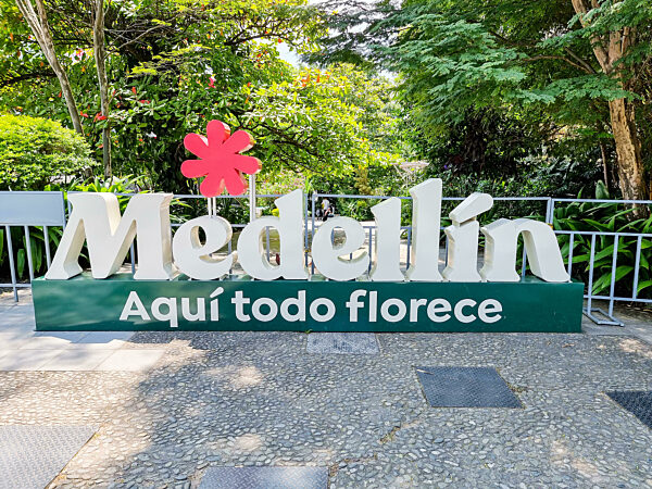Colombia, Medellin, Medellin writing, where everything flourishes
