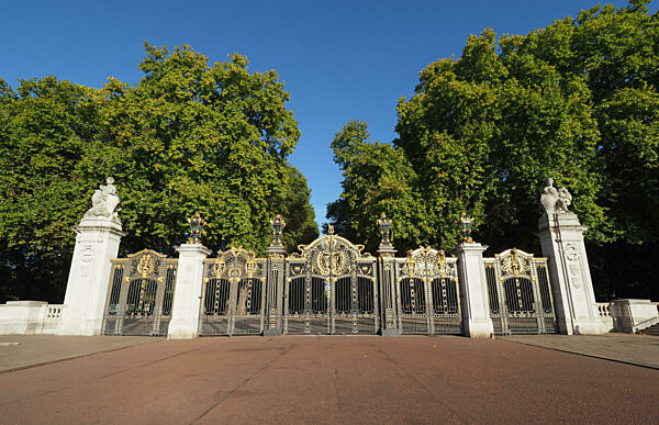 Canada gate in London