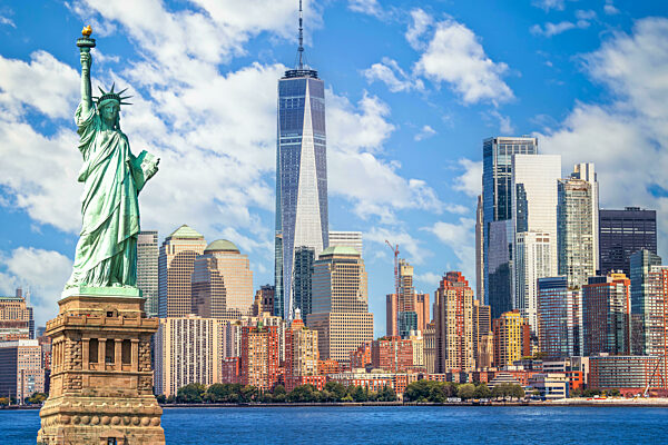 Skyline von New York City und Blick auf Lady Liberty - Bildmontage