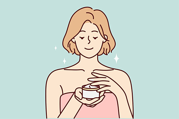 Glückliche Frau tun Schönheit Verfahren im Bad