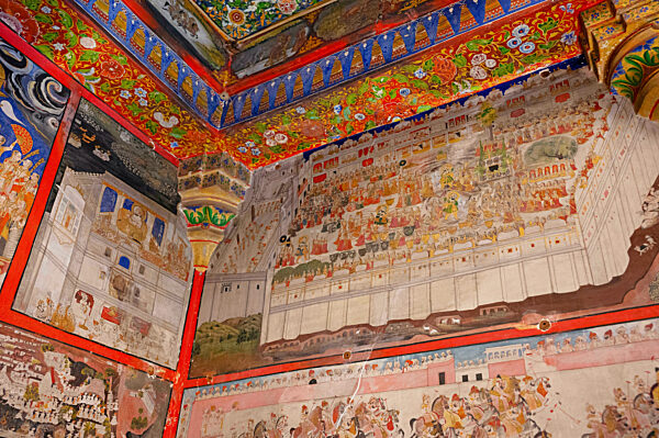 farbenfroh, Artefakte, Gemälde, Ausstellung, Museum, Komplex, Stadt, Palast, Udaipur, Rajasthan, Ausstellung, Kunstwerk, Erbe, Kultur, königlich, Erhaltung, künstlerisch, dekorativ, traditionell, historisch, Sammlung, Tourismus, Galerie, lebendig, Kreat