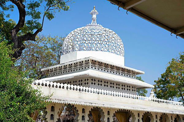 farbenfroh, Artefakte, Gemälde, Ausstellung, Museum, Stadt, Palast, Udaipur, Rajasthan, Erbe, Kunstwerk, Kultur, traditionell, königlich, historisch, Erhaltung, dekorativ, Galerie, Ausstellung, lebendig, Kreativität, Handwerk, Design, Tourismus, Sammlun