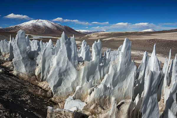 Ungewöhnliche Schneebildung Kalgasporen im Agua Negra Pass, Argentinien.