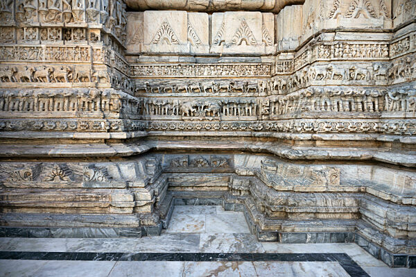 Elefant, Schnitzereien, Sockel, Jagdish, Tempel, Udaipur, Rajasthan, Skulptur, Erbe, traditionell, kunstvoll, Kunstwerk, Hindu, Denkmal, Architektur, dekorativ, kulturell, heilig, spirituell, historisch, Erhaltung, Gottheit, Mauerwerk, Tempel, religiös, k