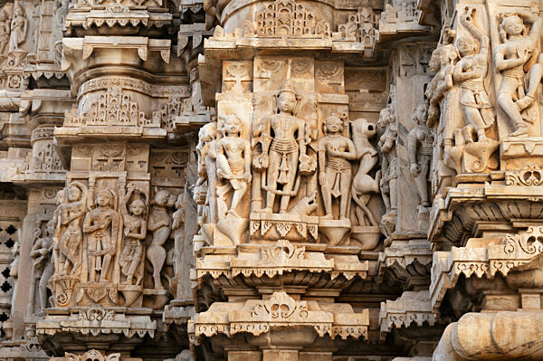 geschnitzt, Idole, Außenwand, Jagdish, Tempel, Udaipur, Rajasthan, Skulptur, Hindu, religiös, heilig, spirituell, Erbe, Architektur, traditionell, göttlich, Denkmal, Kunstwerk, kulturell, Erhaltung, kompliziert, Schrein, Gottheit, Glaube, historisch, ve