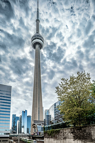 Skyline und Straßenansichten der Stadt Toronto
