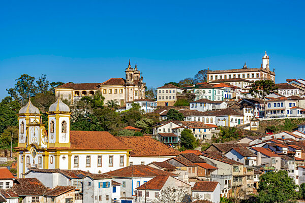 Ouro Preto mit einer Kirche und Herrenhäusern
