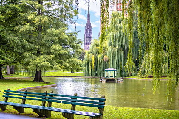 Boston, MA. Boston Public Garden Park und Seeblick