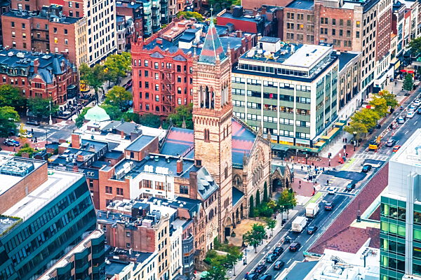Boston, MA. Old South Church in Boston und Dächer aus der Vogelperspektive