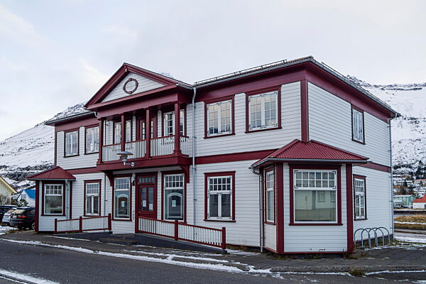 Island ? Seydisfjordur, Stadthäuser